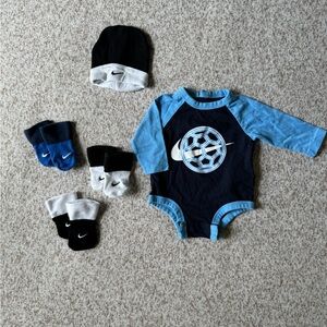 5/$25 Nike Baby Boy 5-Piece Bodysuit Hat and Socks Set